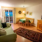 Garni Doerflerwirt Daire Aflenz Kurort